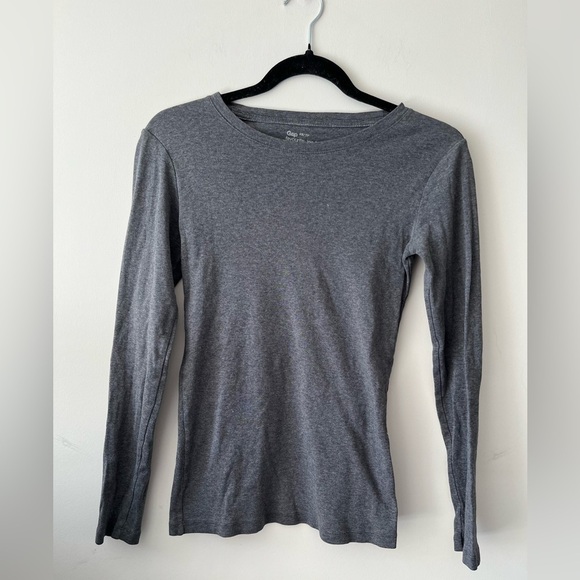 GAP Crewneck Gray Long-sleeve Basic Top - Picture 1 of 6